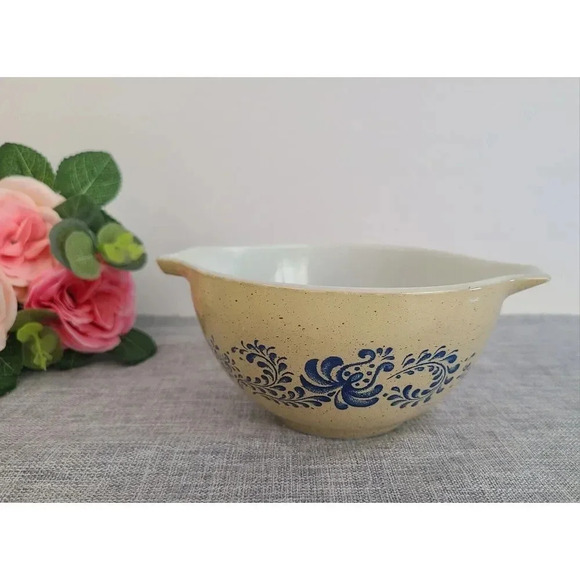 Vintage Cinderella Pyrex Corning Mixing Bowl # 441 Homestead,‎ 750 ml - Picture 1 of 8
